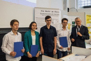 Foto (v.l.): Luca Wirthmann, Duygu Kocao, Nico Dolaberidze, Jakob Rappolt und Prof. Grnbein